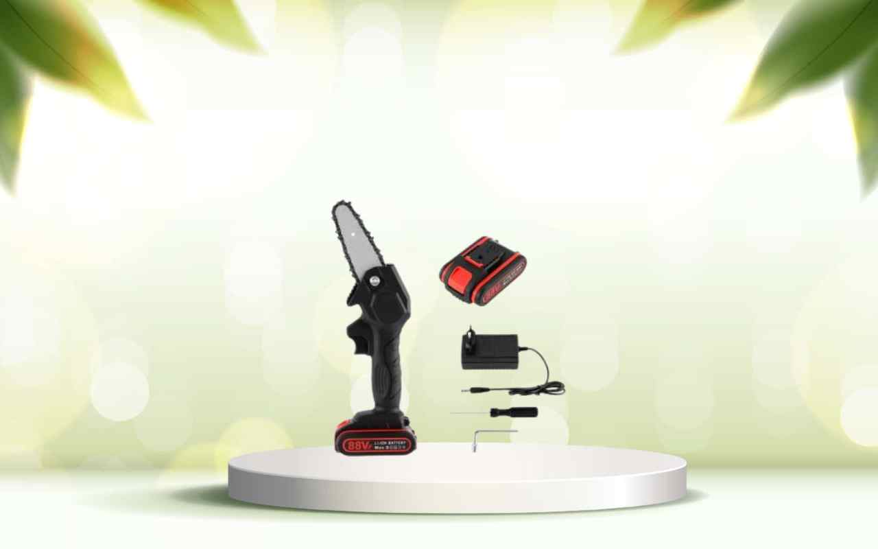 Scopri la mini motosega a batteria: pota e taglia facilmente ogni ramo del tuo giardino